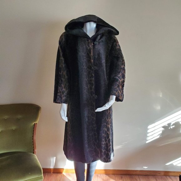 Fabulous Faux Fur Coat - Picture 1 of 17